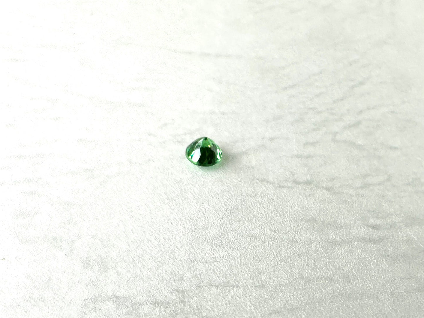 グリーンガーネット0.31ct/4mm|山羊座の星座石・1月の誕生石