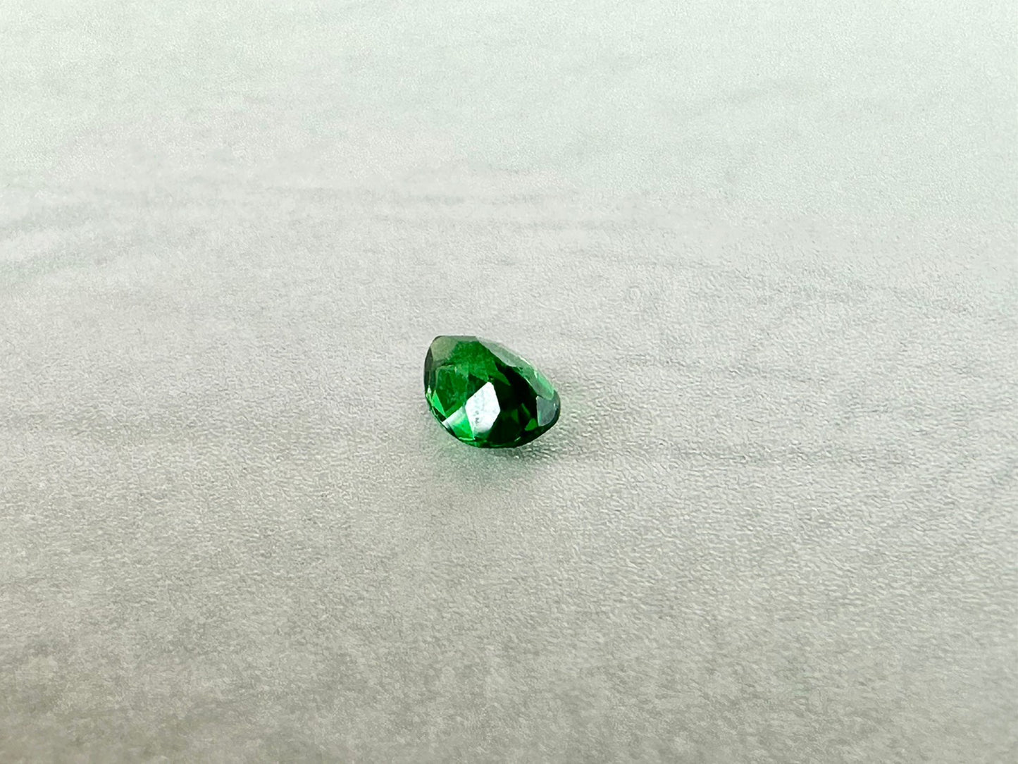 グリーンガーネット0.49ct|山羊座の星座石・1月誕生石